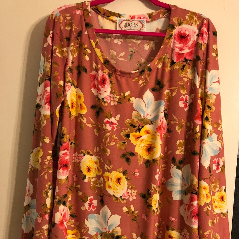 AdornIt Boutique Dark Blush Pink Floral Top 1x/2x